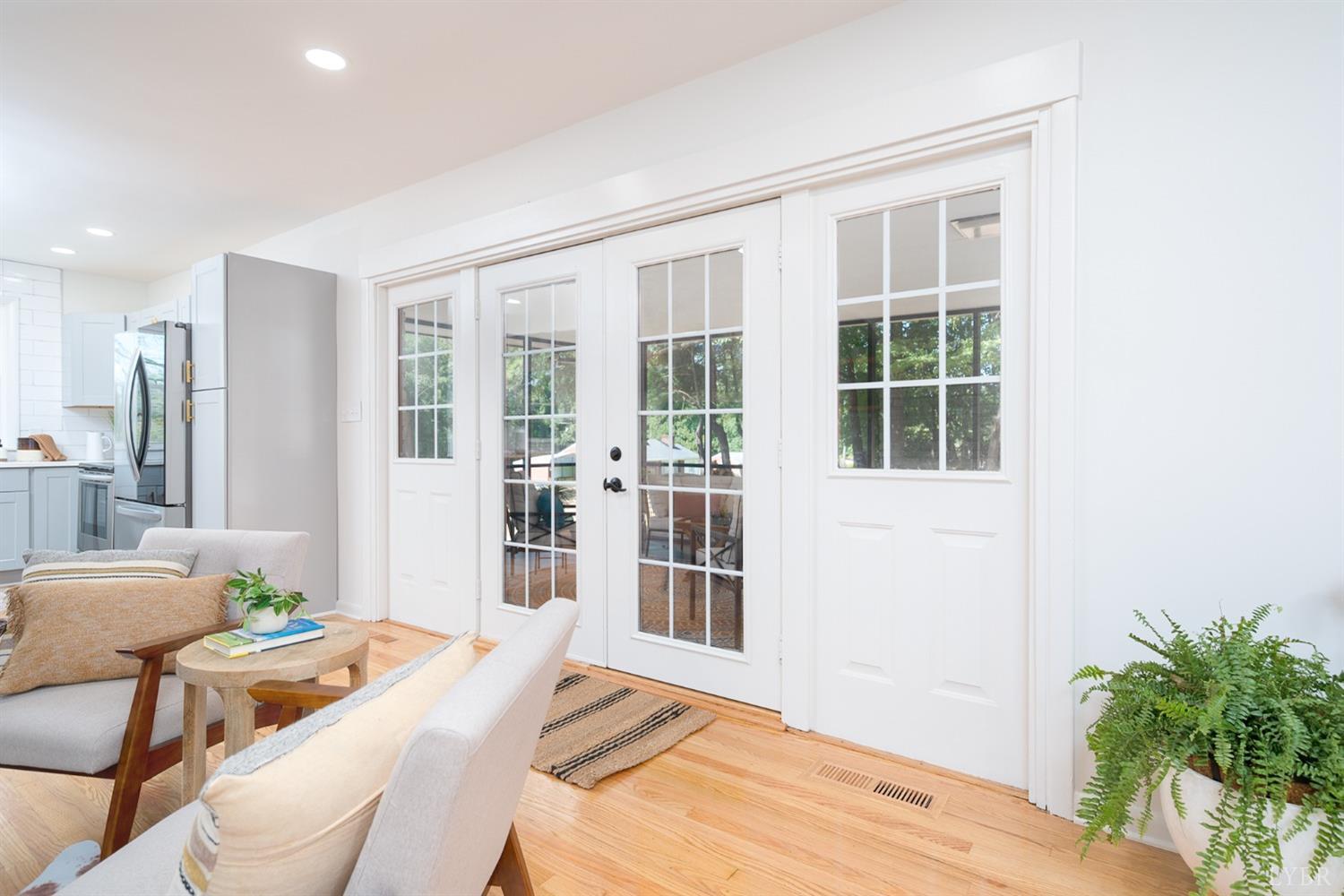 1912 Lakeside Drive