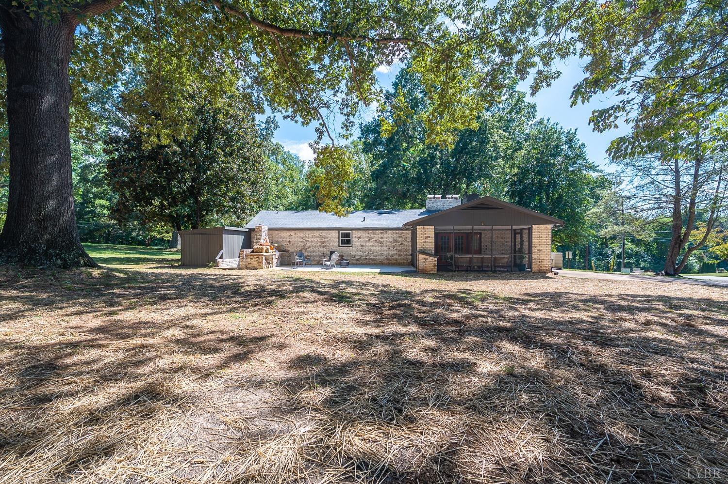 1912 Lakeside Drive