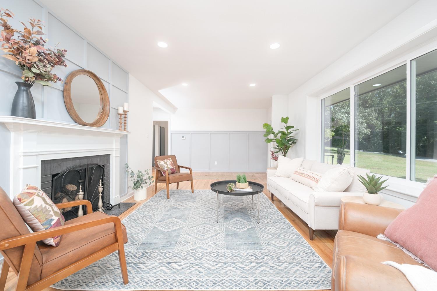 1912 Lakeside Drive