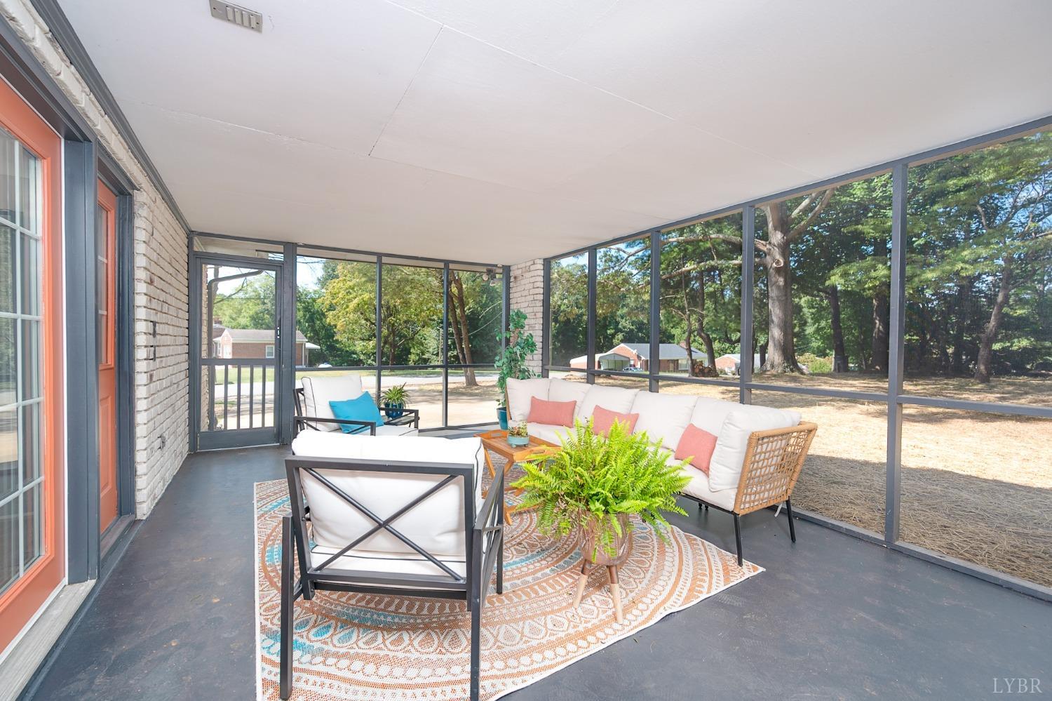 1912 Lakeside Drive