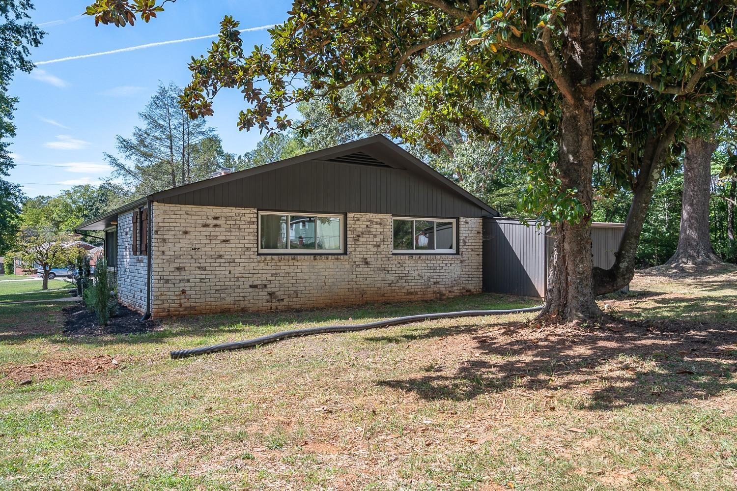 1912 Lakeside Drive