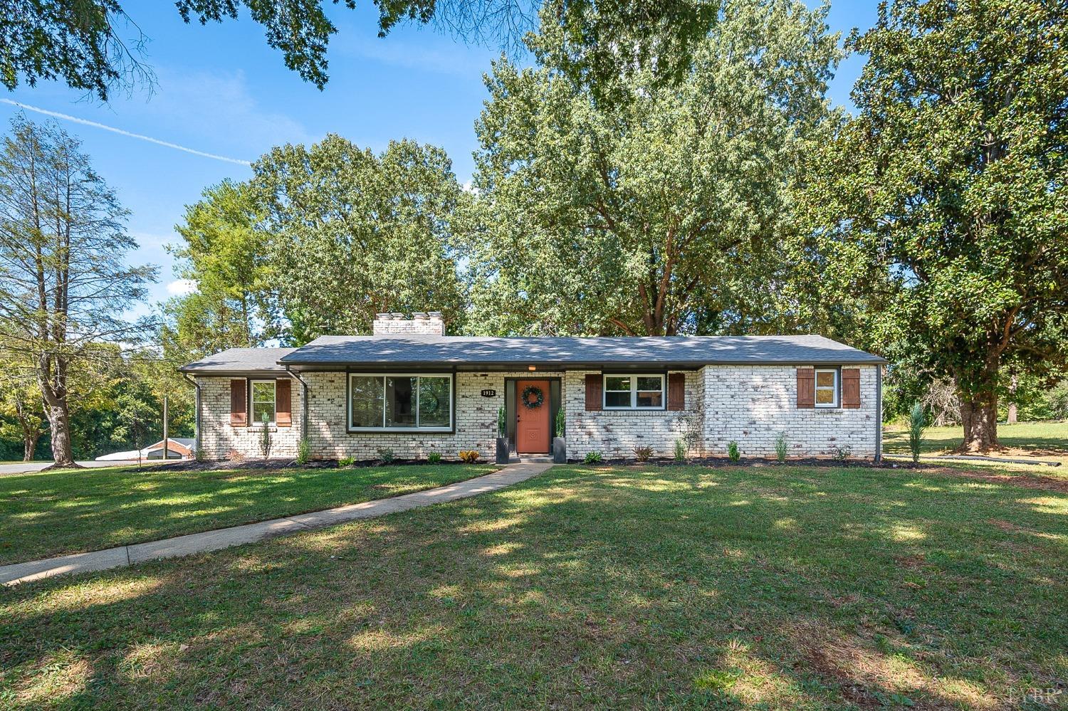 1912 Lakeside Drive