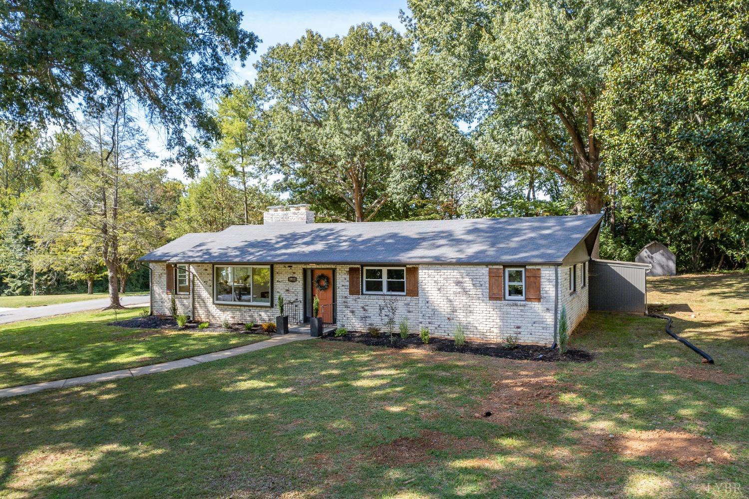1912 Lakeside Drive