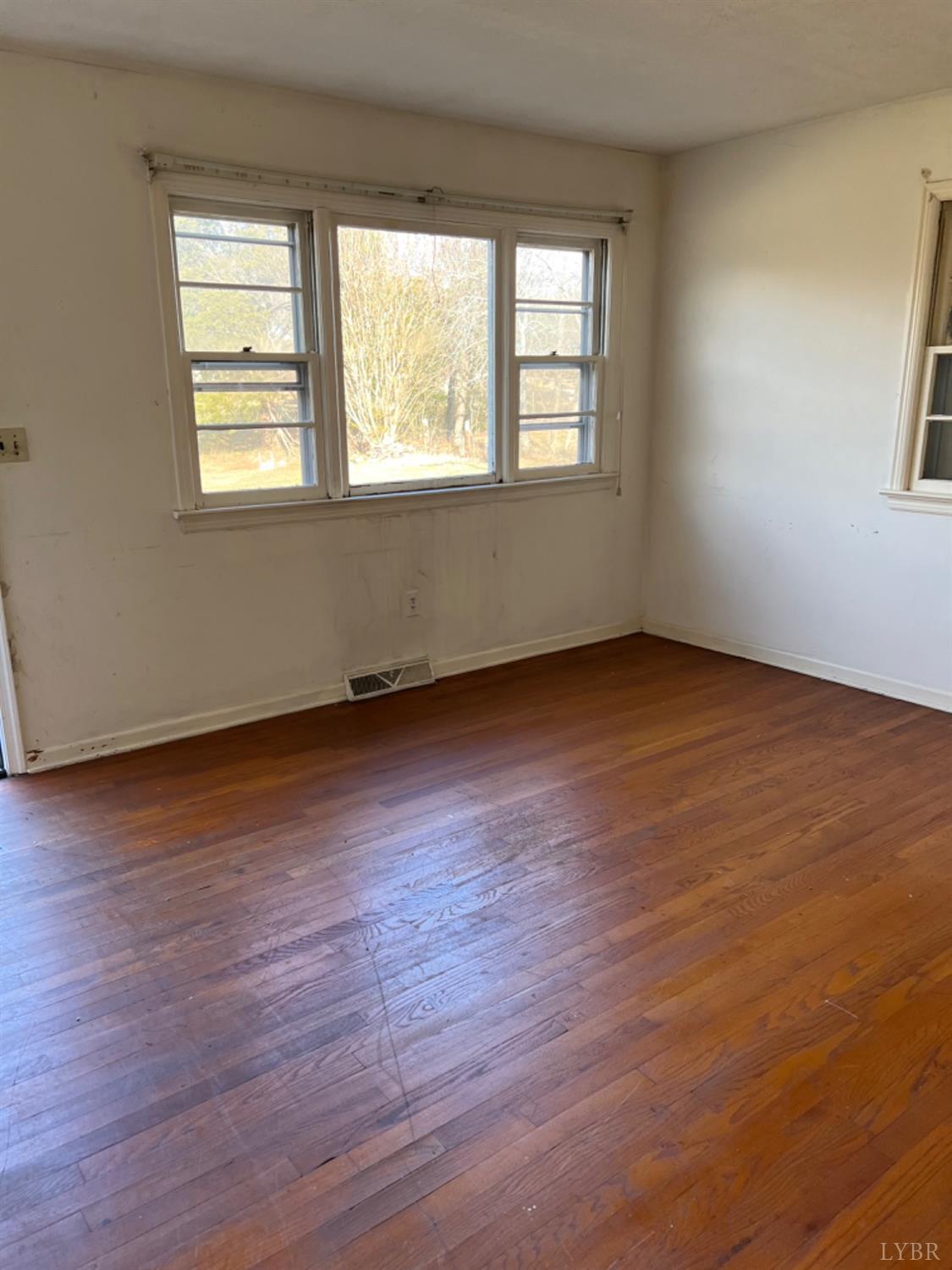 519 W E Monitor Road