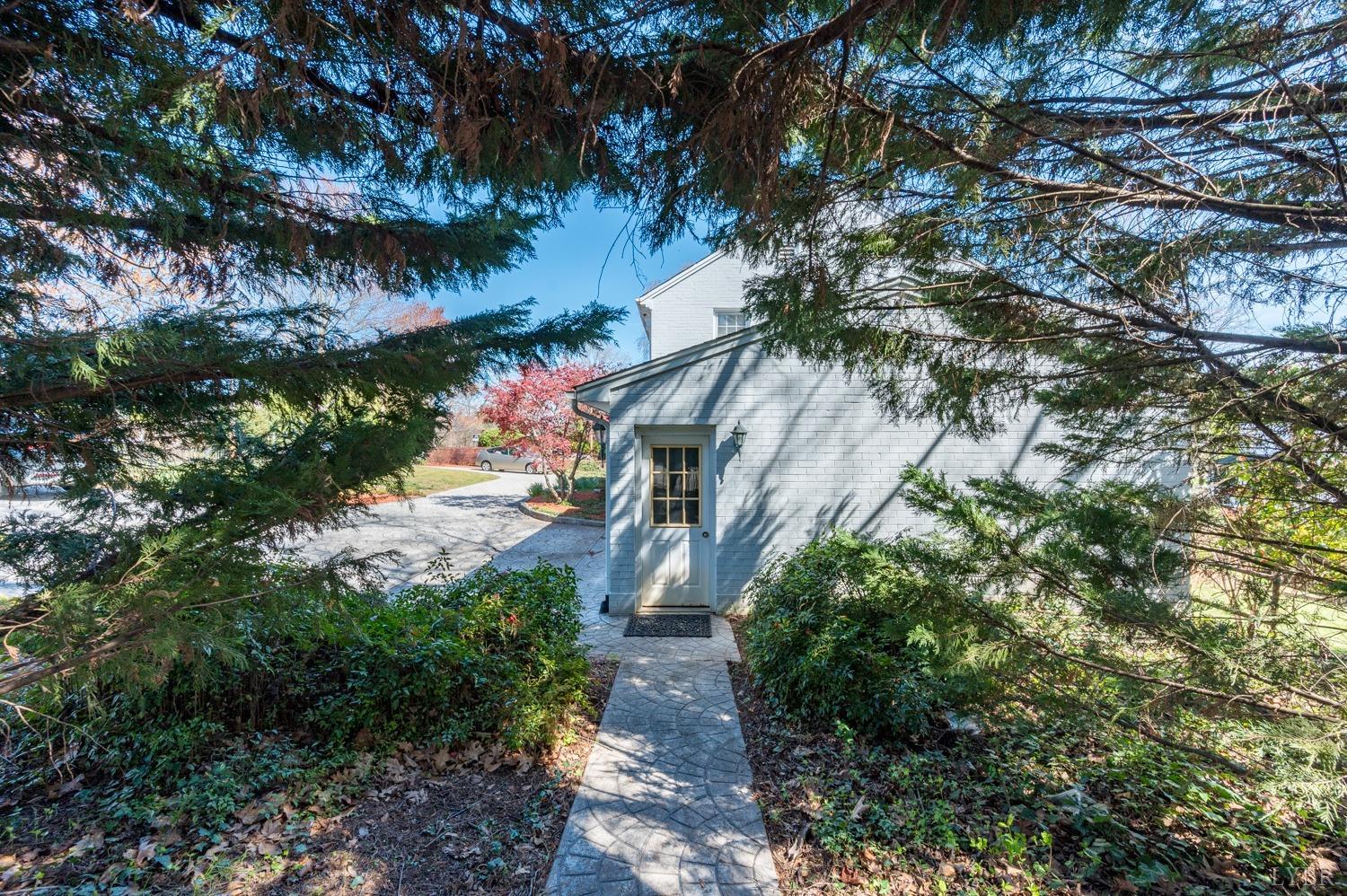 3405 Rivermont Avenue