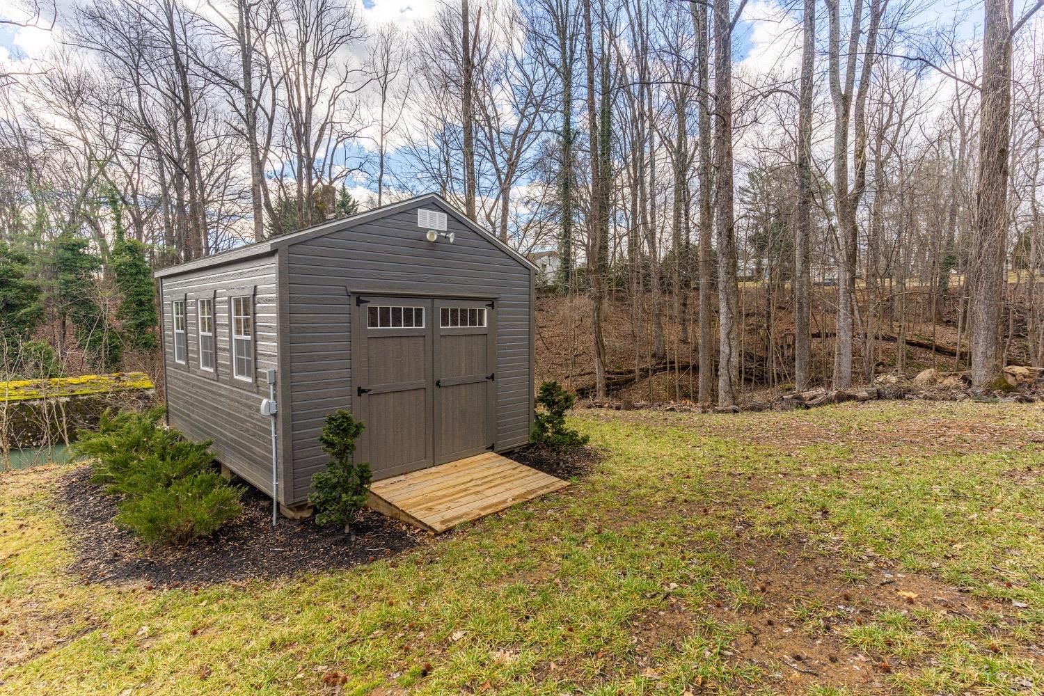 2019 Indian Hill Rd Road