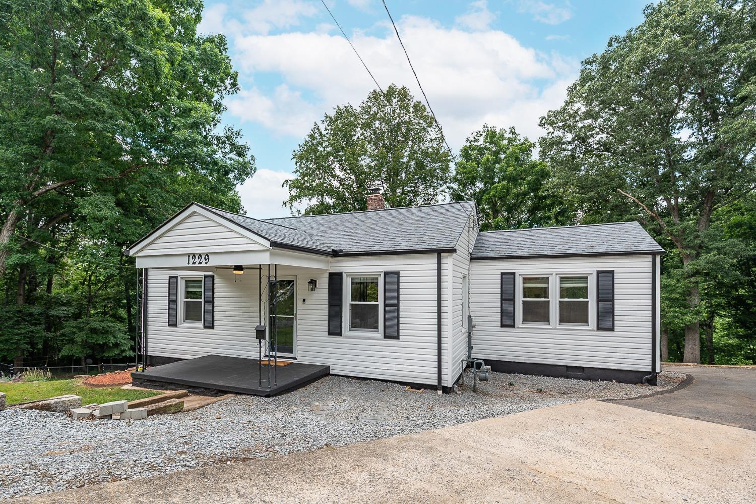 1229 Stratford Road