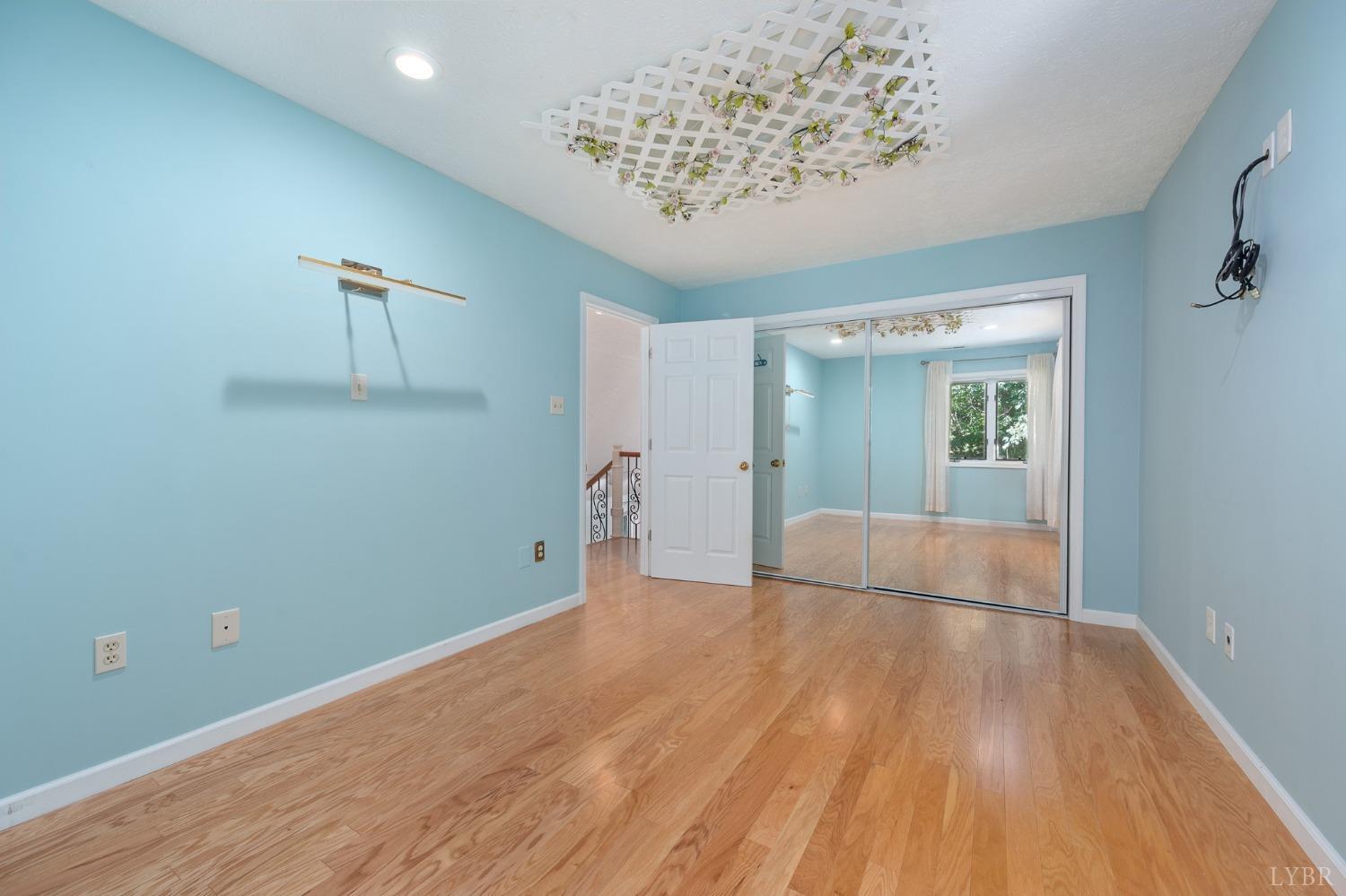 107 Waterview Circle