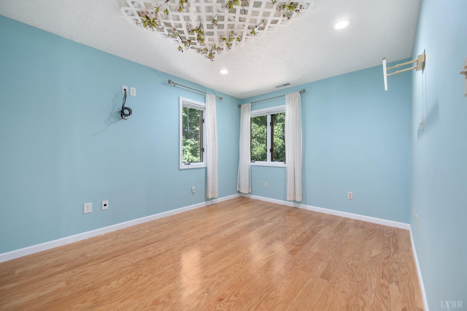 107 Waterview Circle