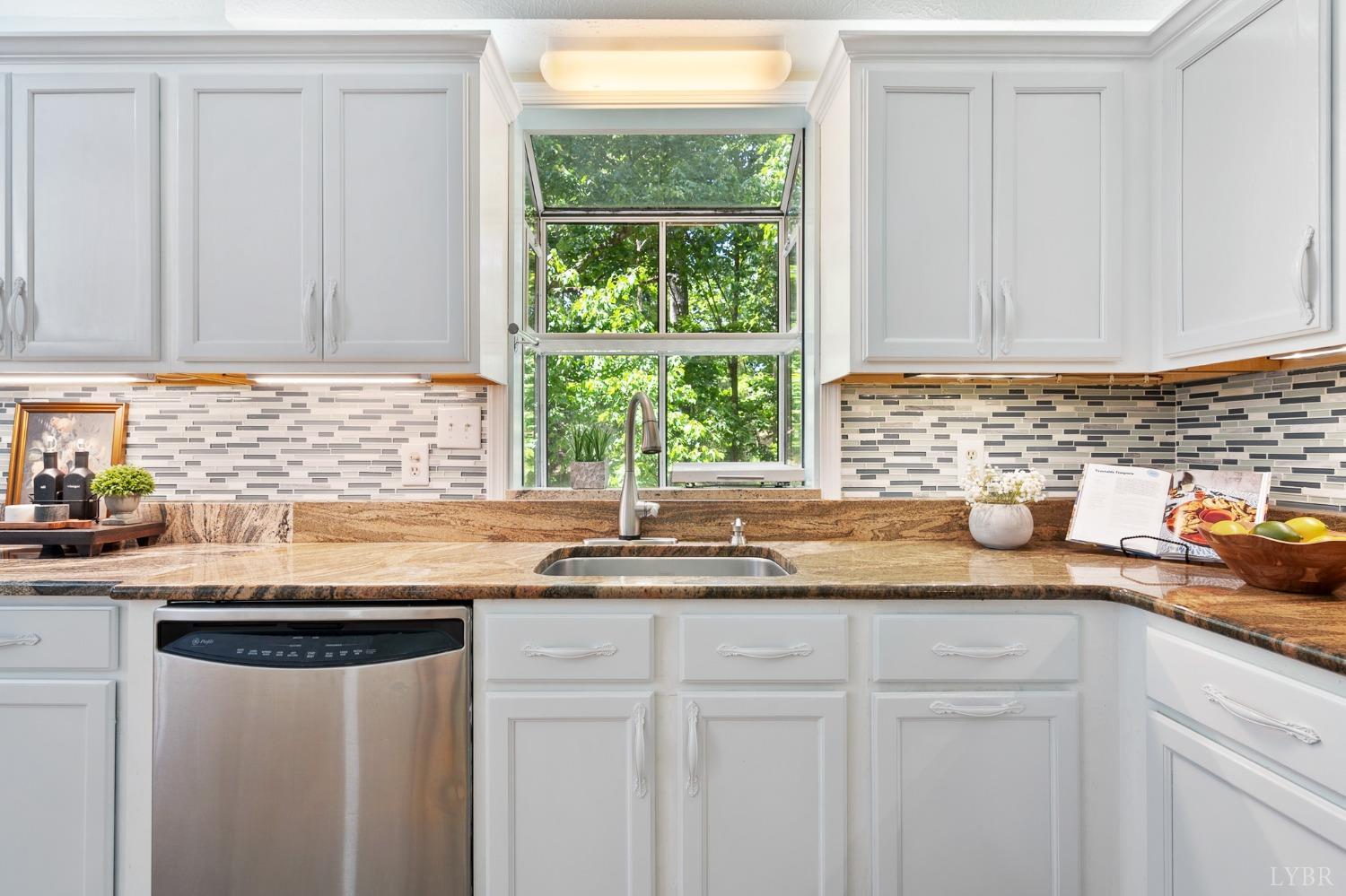 107 Waterview Circle