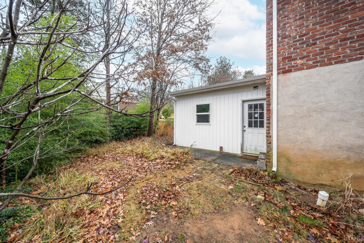 1519 Club Drive