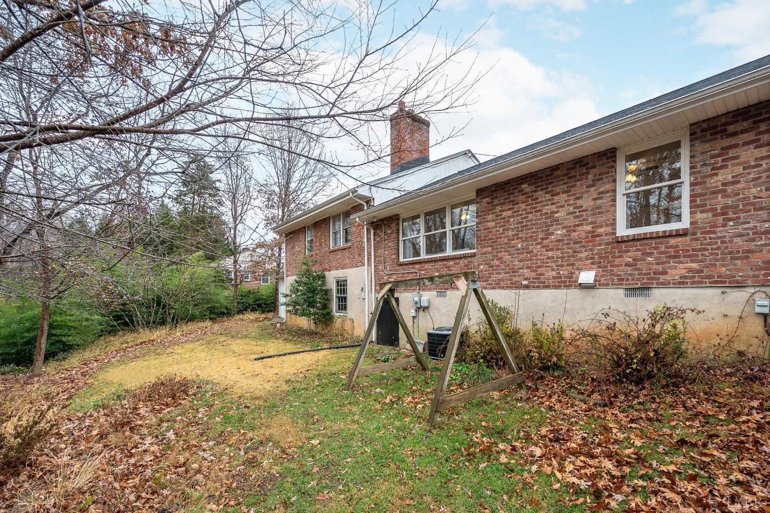 1519 Club Drive