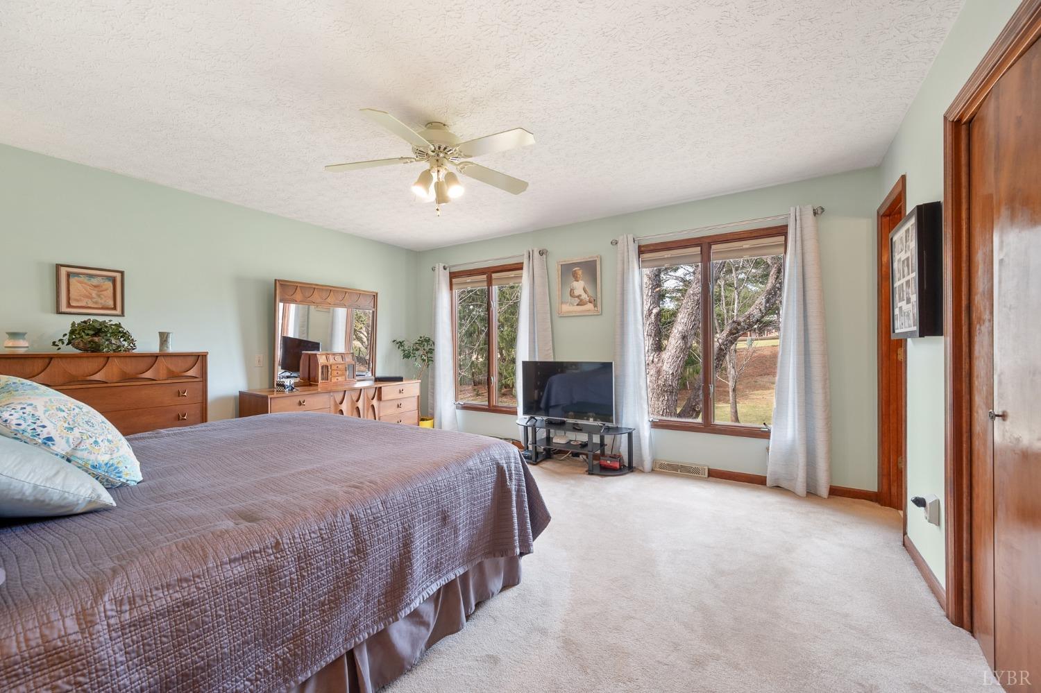 107 Hitching Post Lane