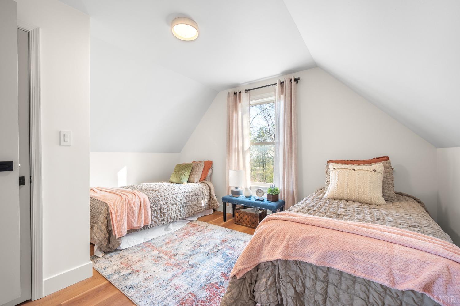 1520 Grassy Mountain Lane