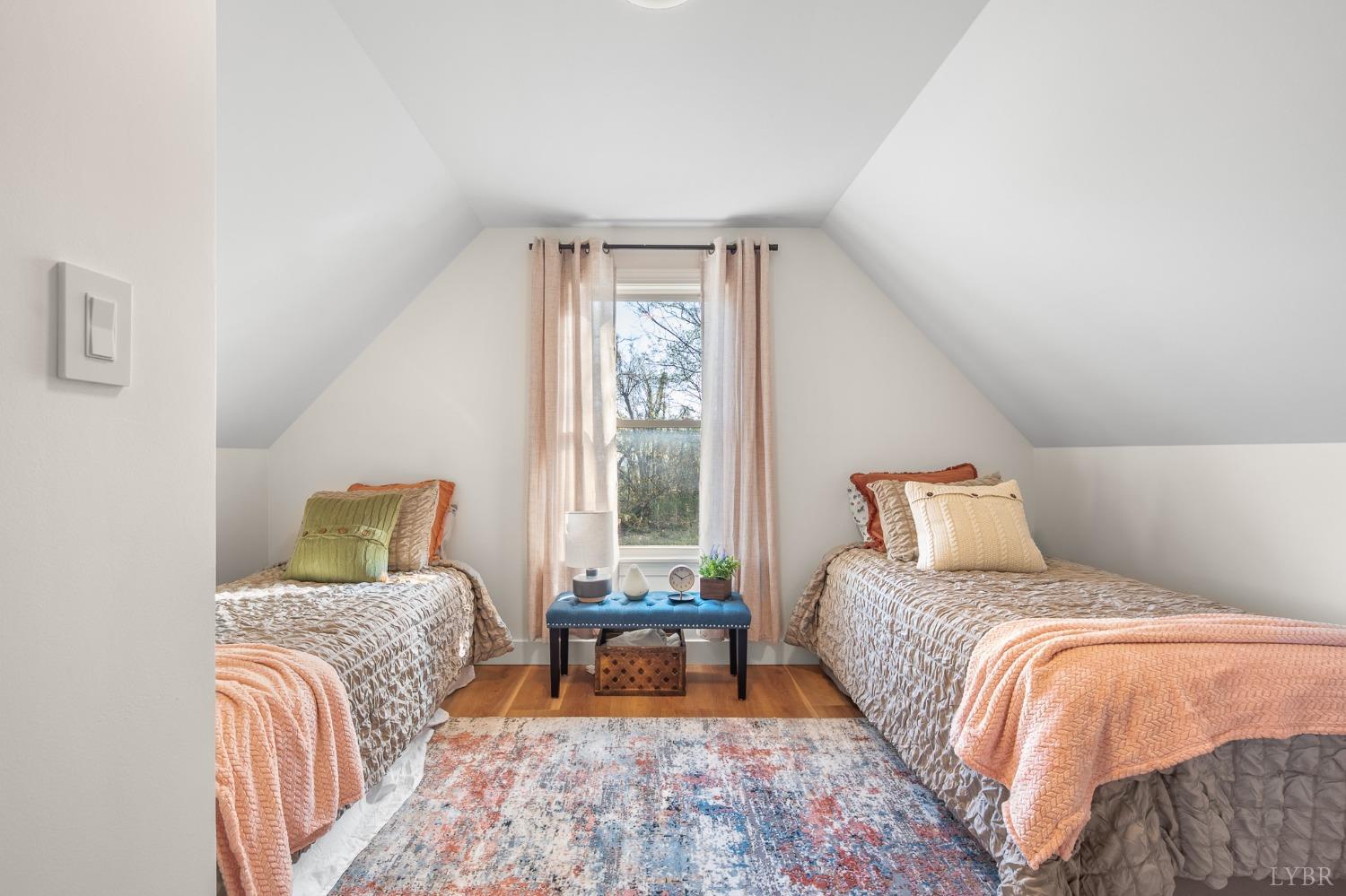 1520 Grassy Mountain Lane