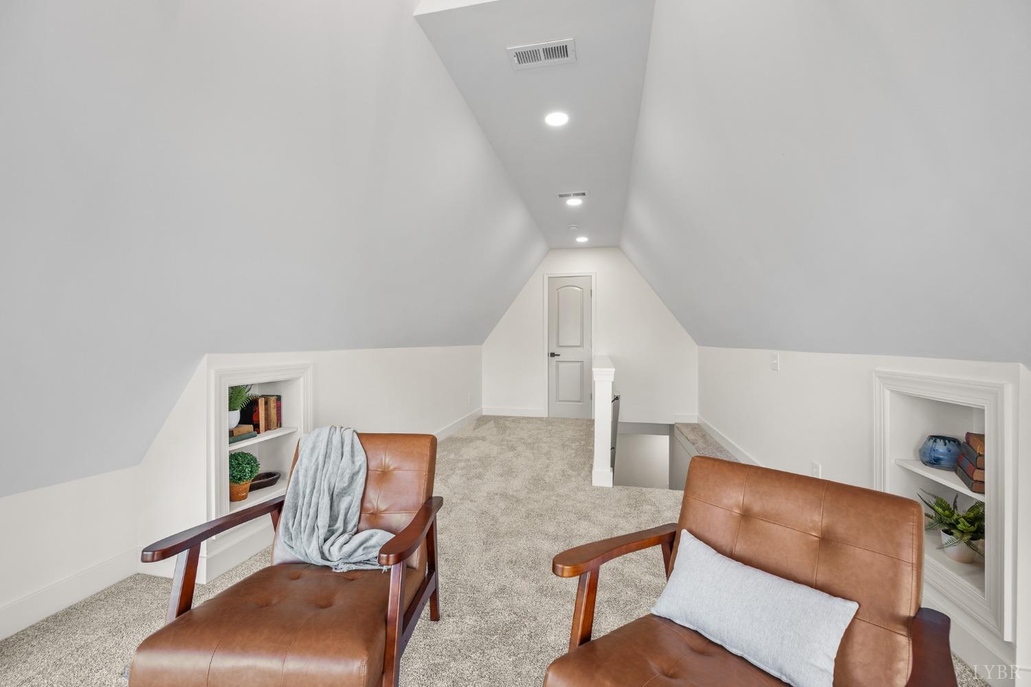 1520 Grassy Mountain Lane