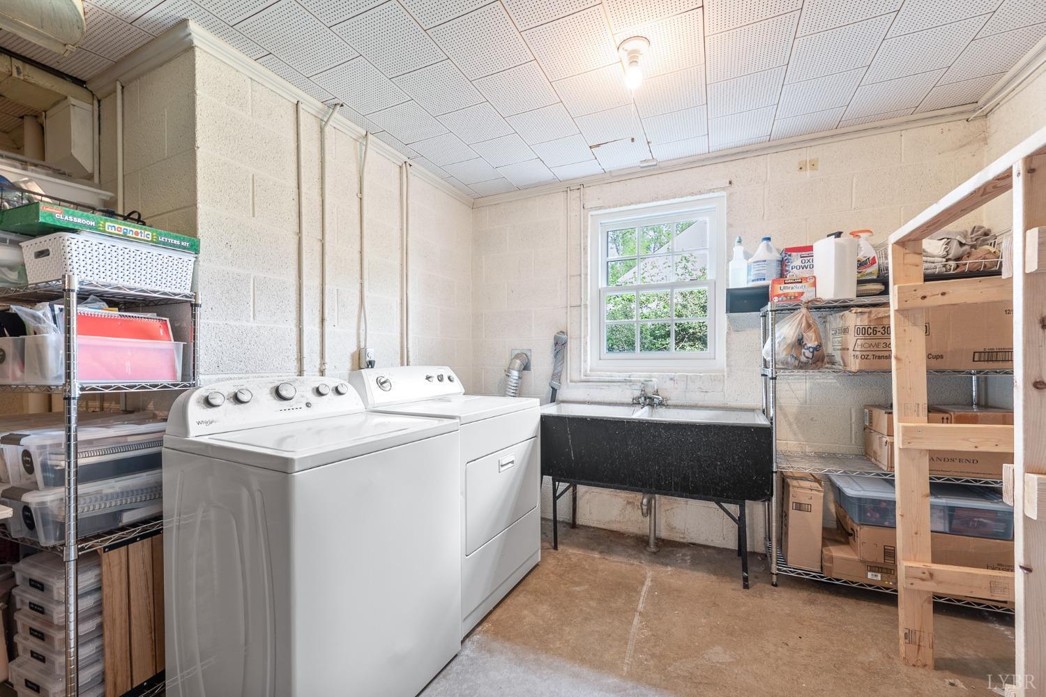 3760 Woodside Avenue