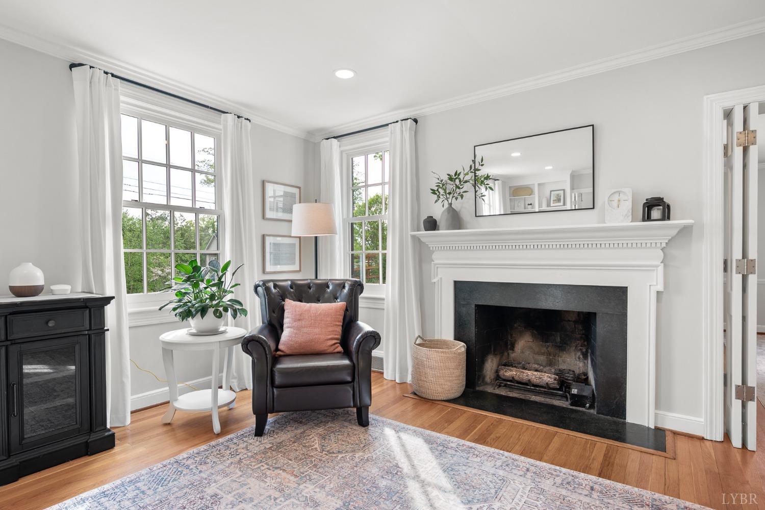 3760 Woodside Avenue