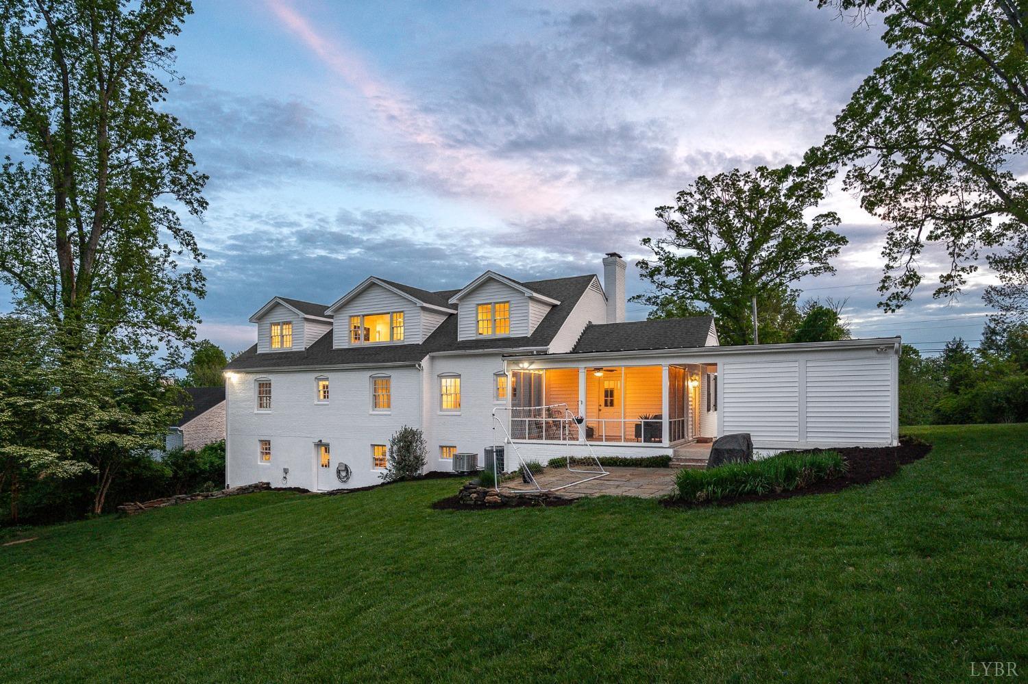 3760 Woodside Avenue