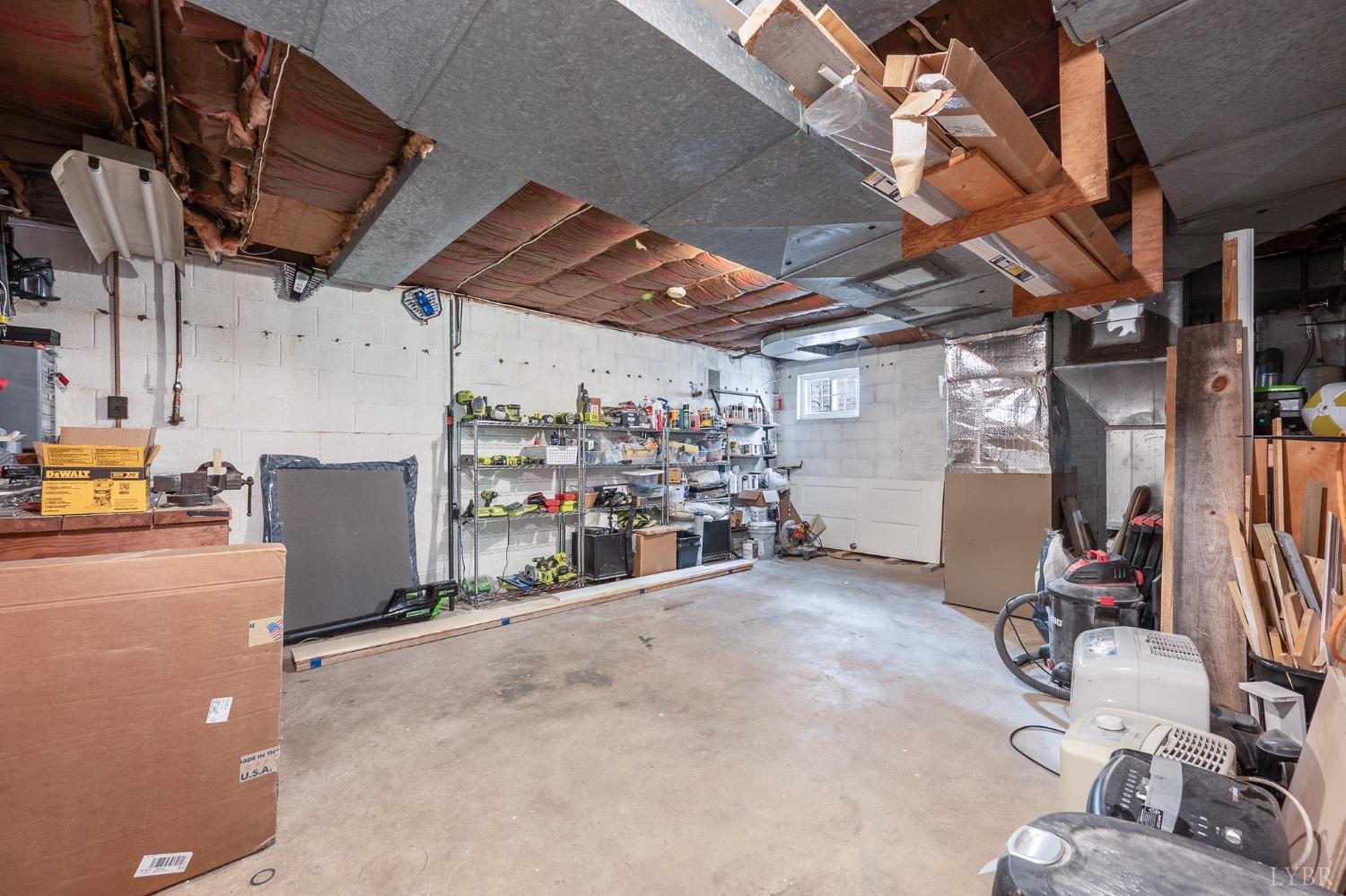 3760 Woodside Avenue