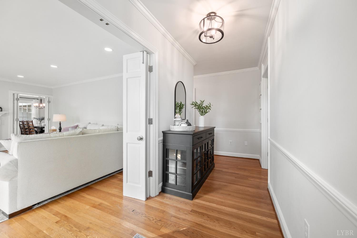 3760 Woodside Avenue