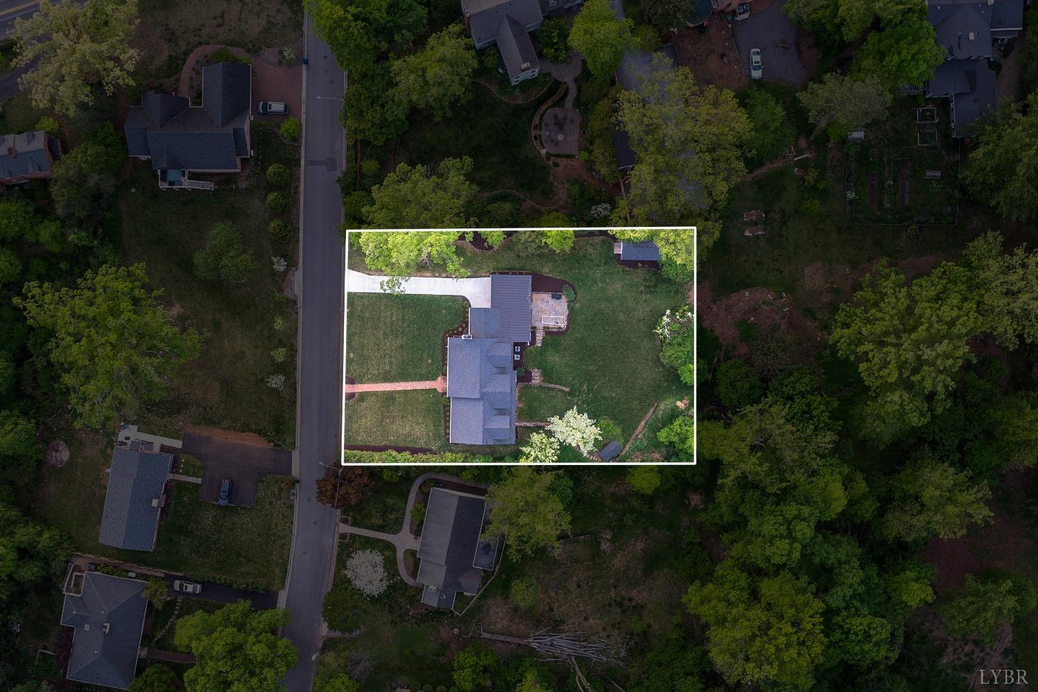 3760 Woodside Avenue