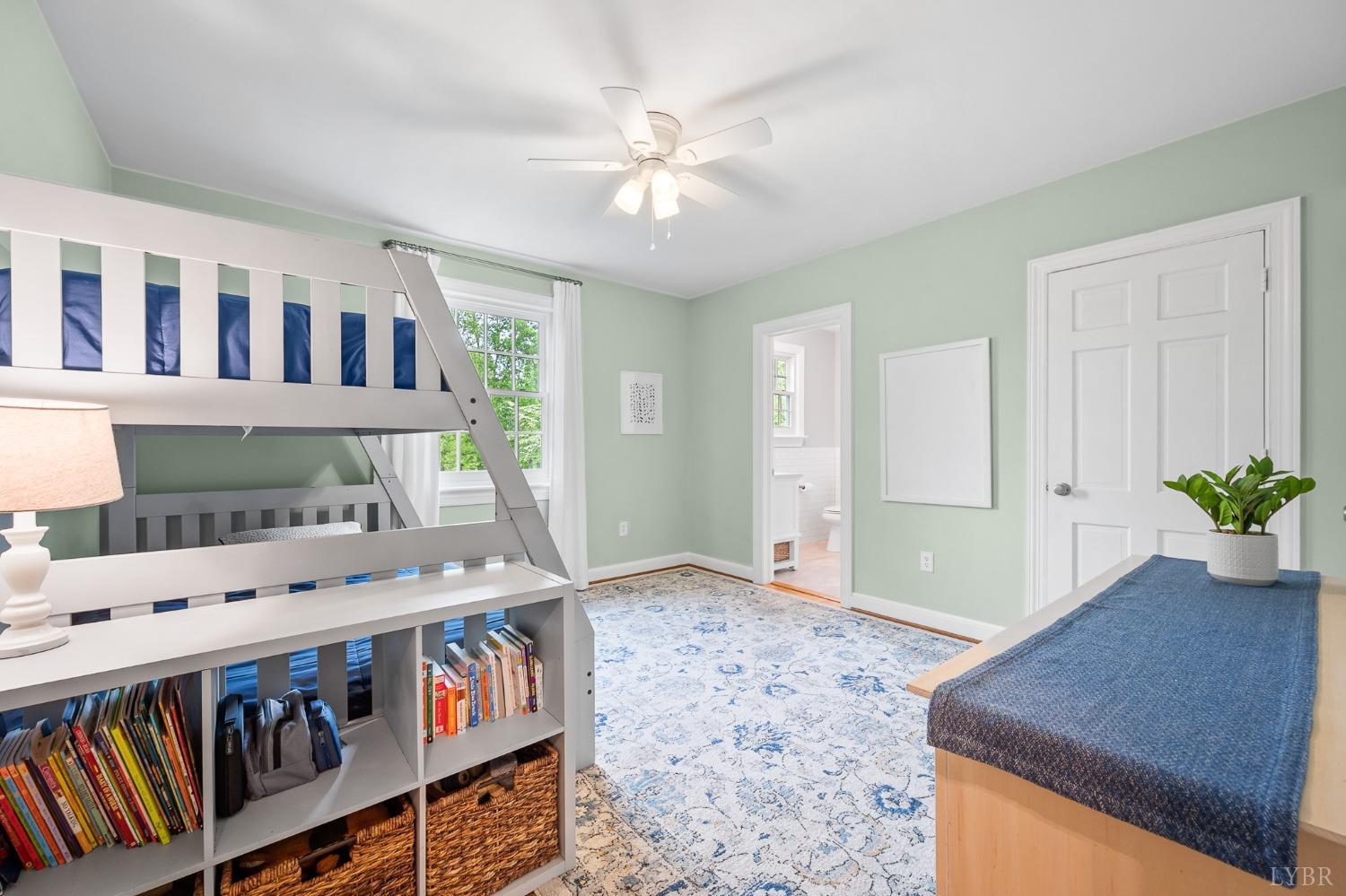 3760 Woodside Avenue