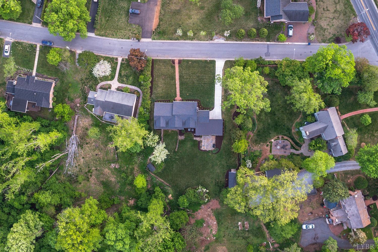 3760 Woodside Avenue