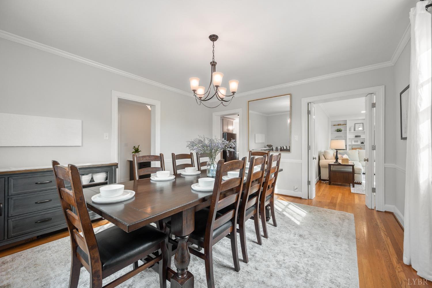 3760 Woodside Avenue