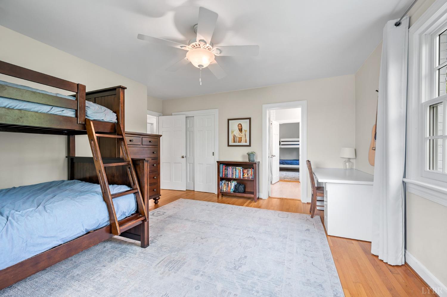 3760 Woodside Avenue