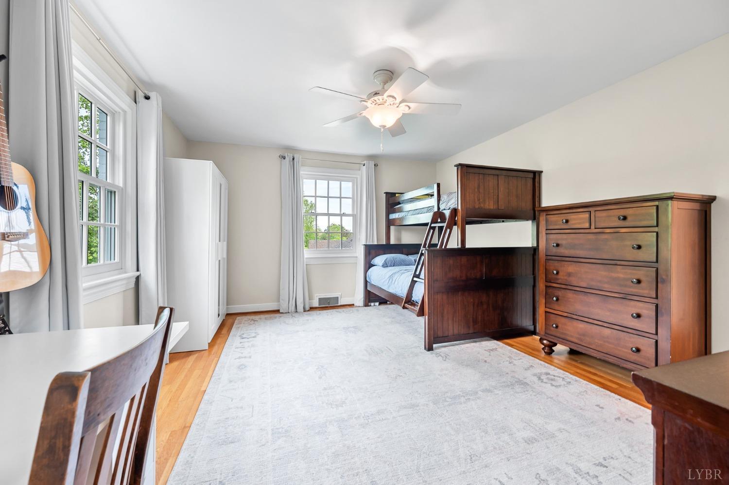 3760 Woodside Avenue