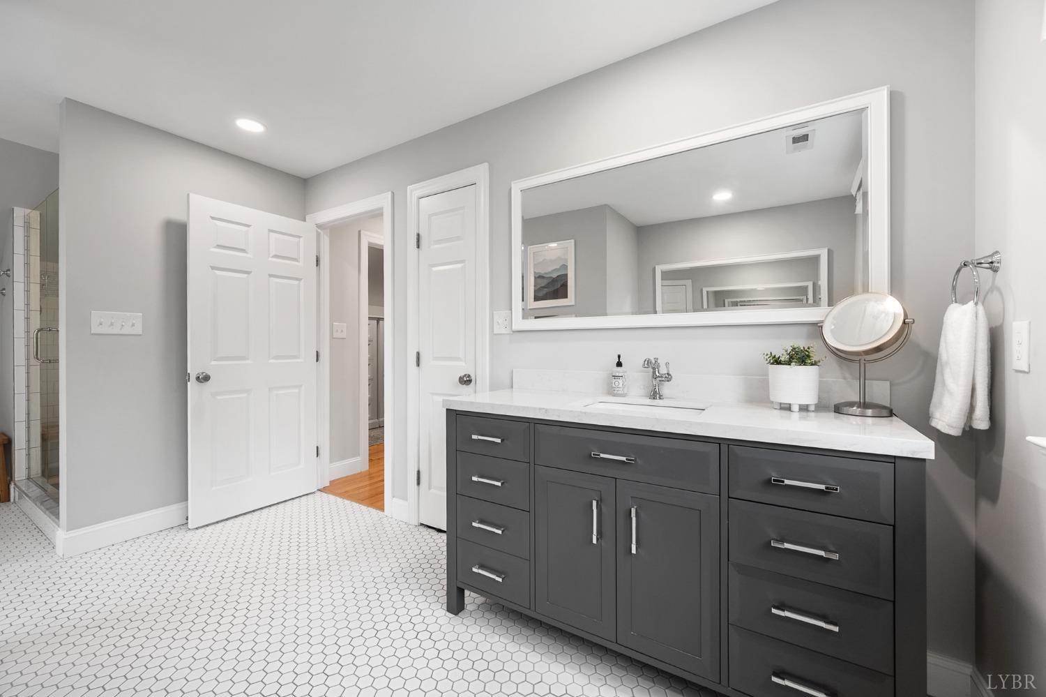 3760 Woodside Avenue