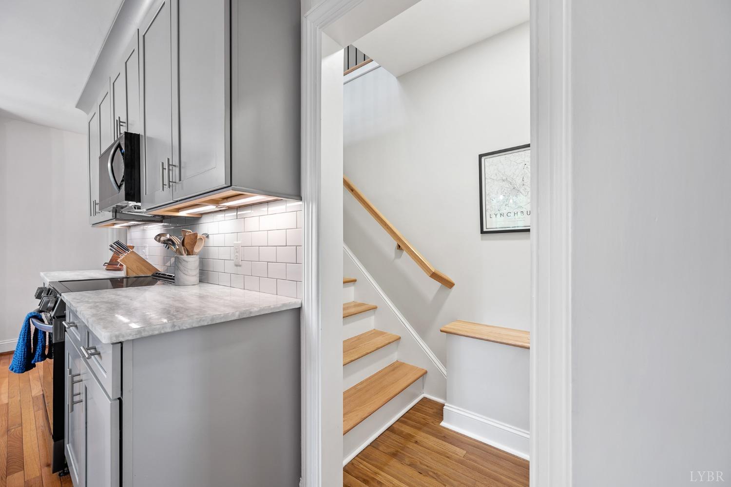 3760 Woodside Avenue