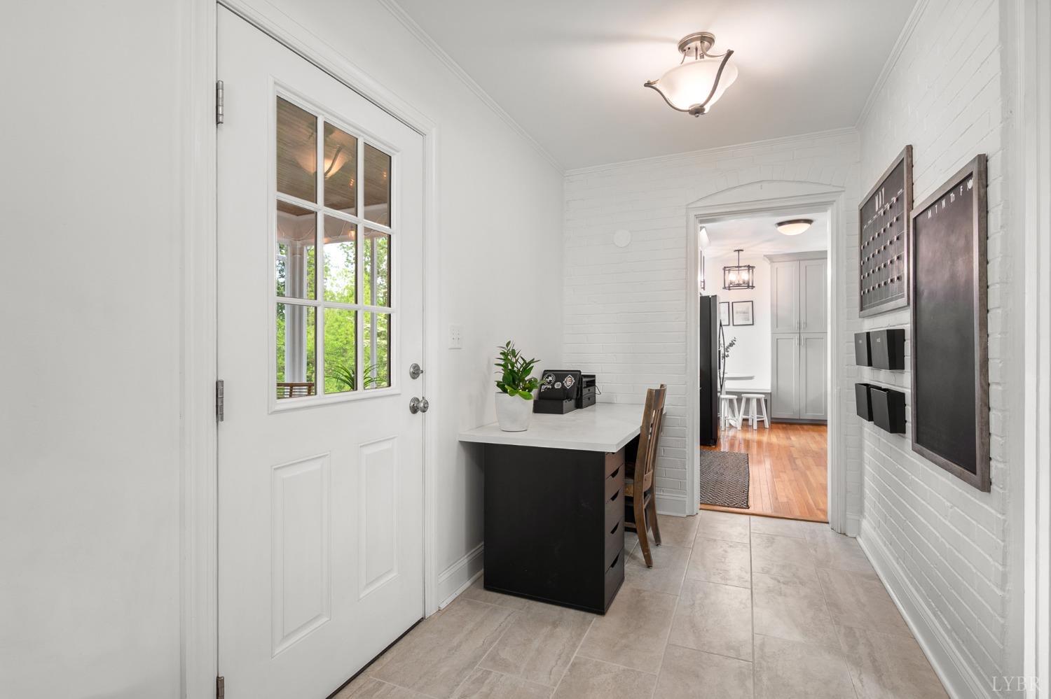 3760 Woodside Avenue