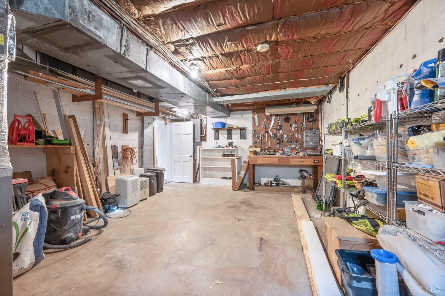 3760 Woodside Avenue