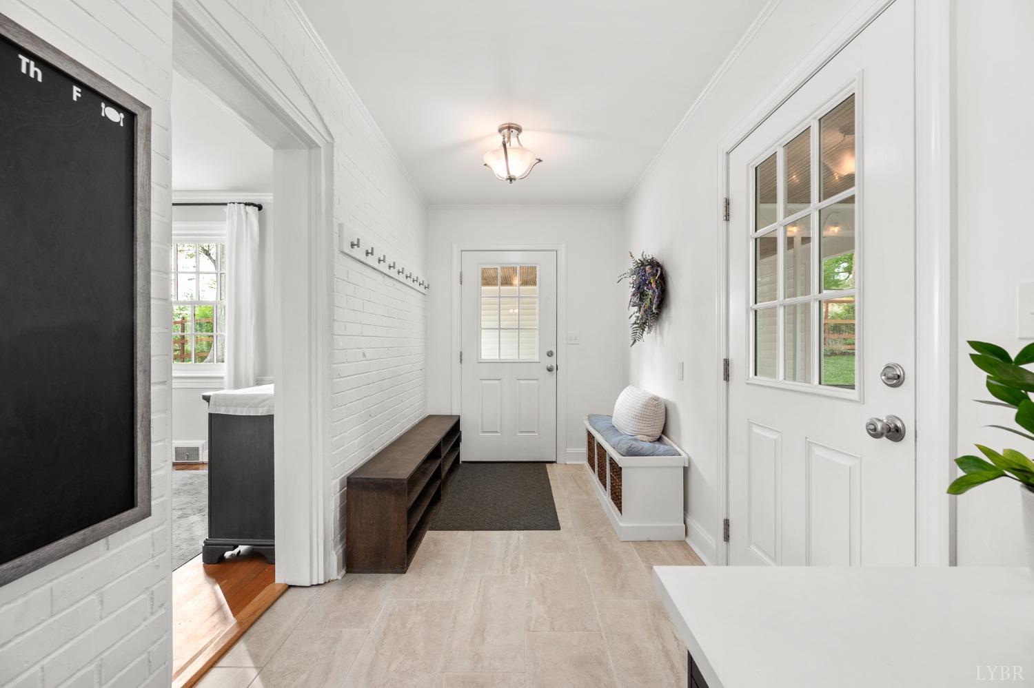 3760 Woodside Avenue