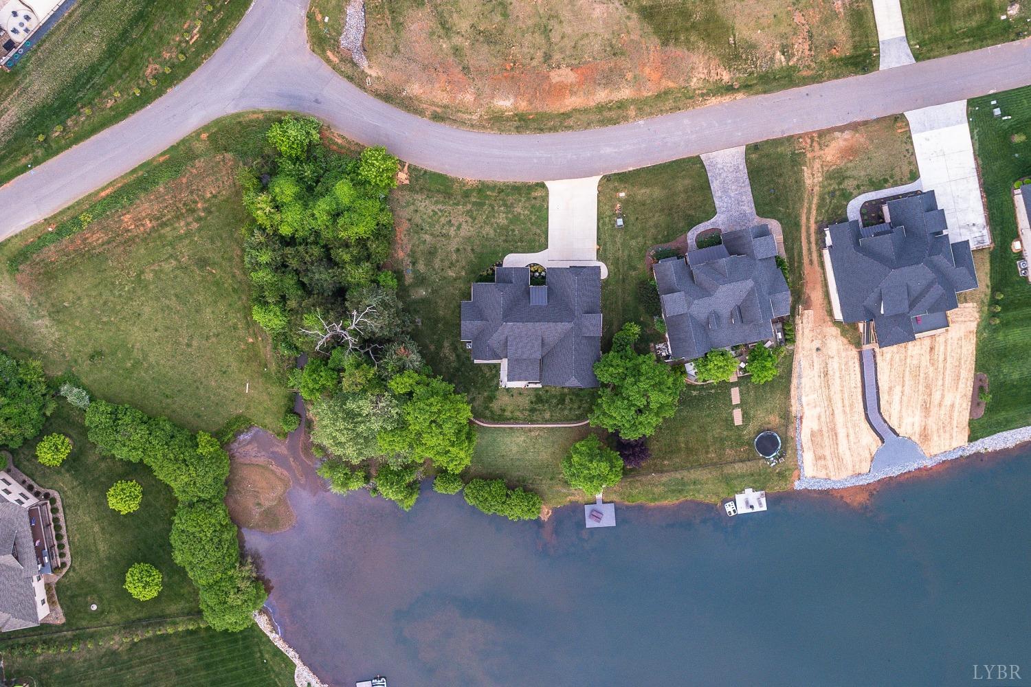 1836 Lake Manor Drive