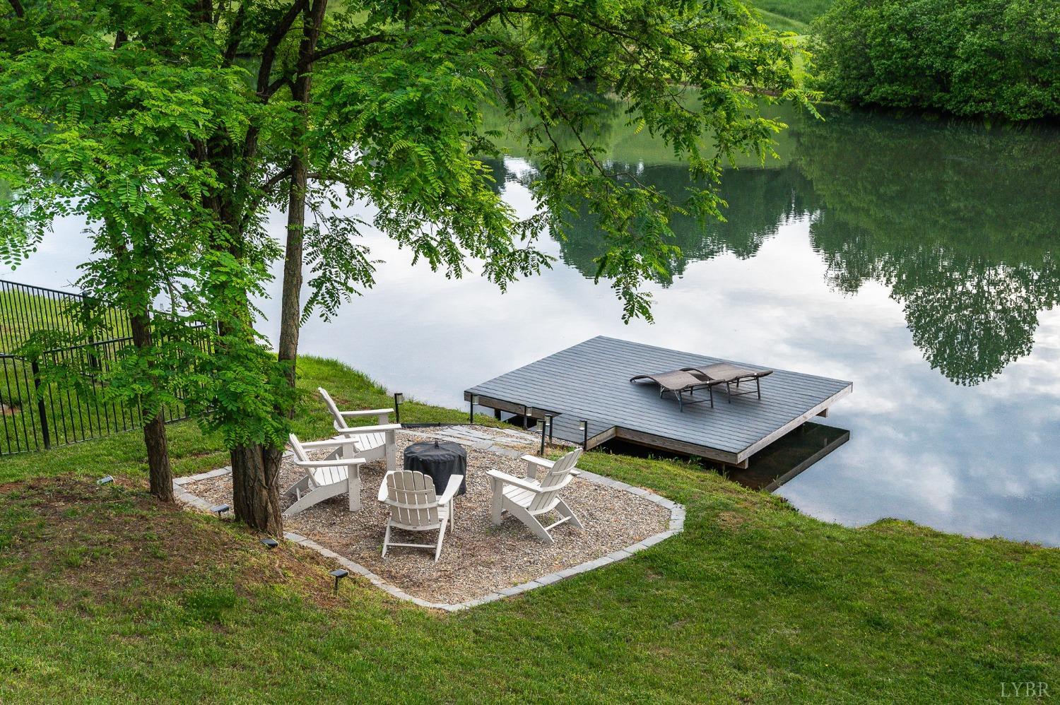 1836 Lake Manor Drive