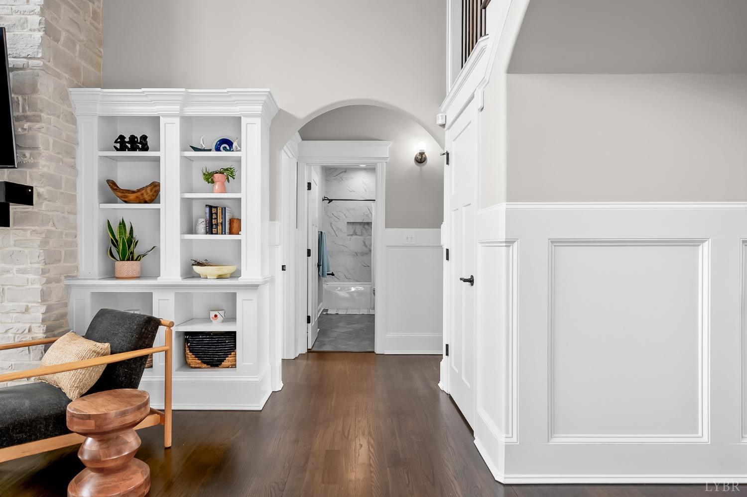 1836 Lake Manor Drive