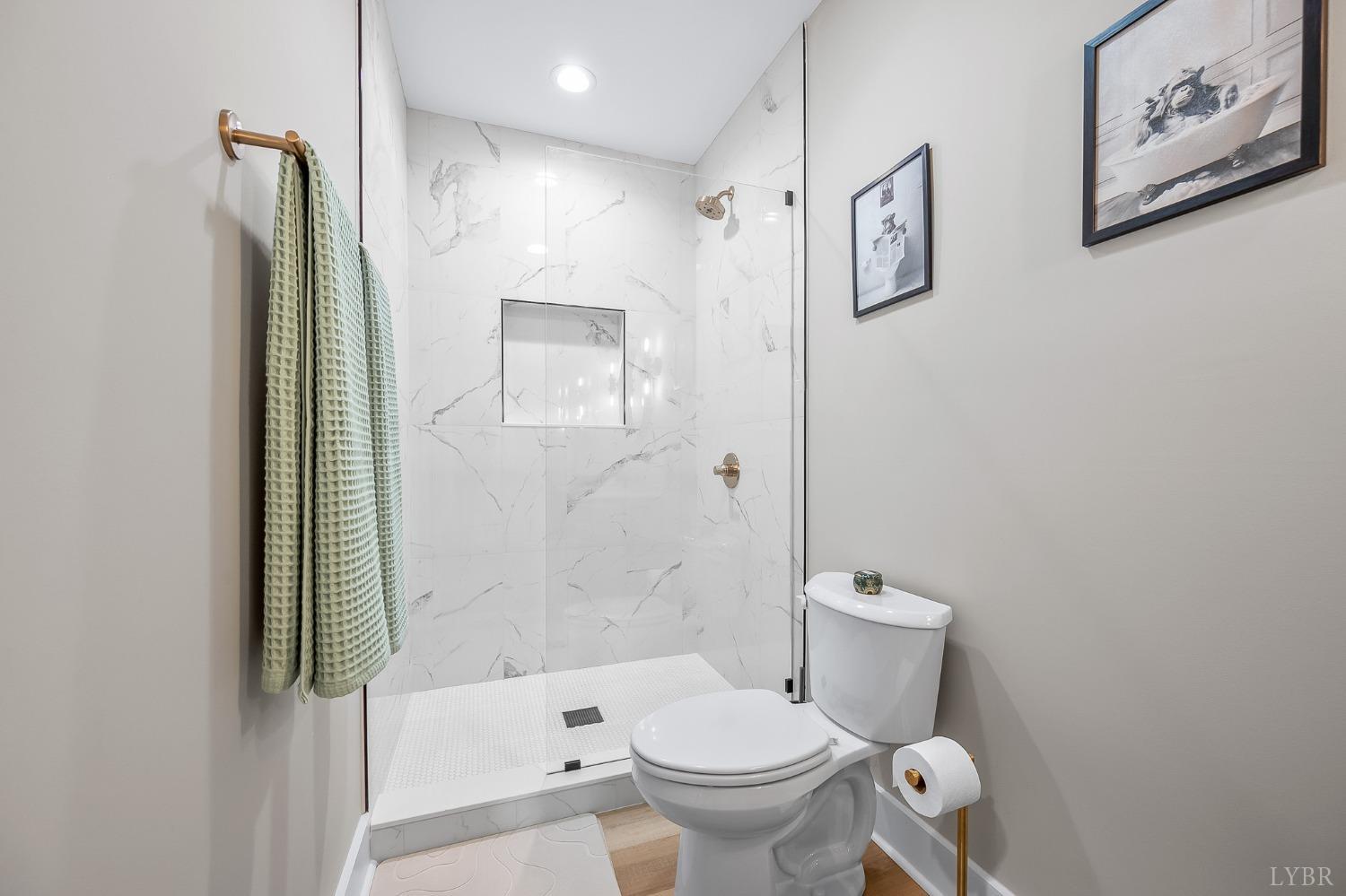 1836 Lake Manor Drive