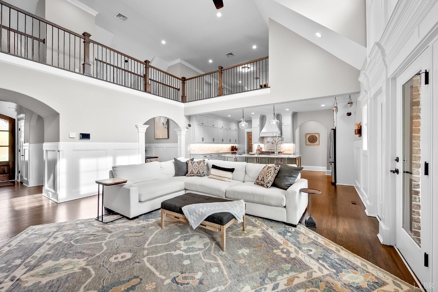 1836 Lake Manor Drive