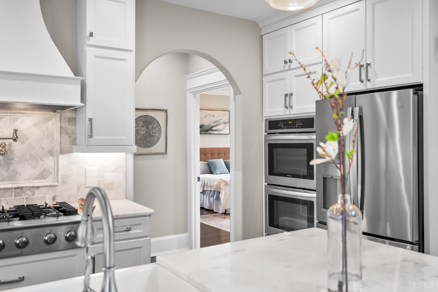 1836 Lake Manor Drive