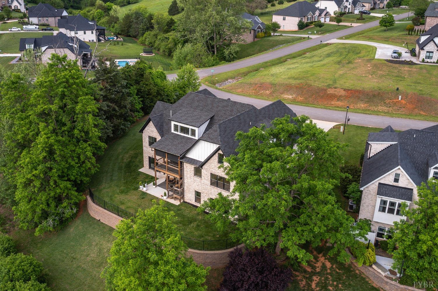 1836 Lake Manor Drive