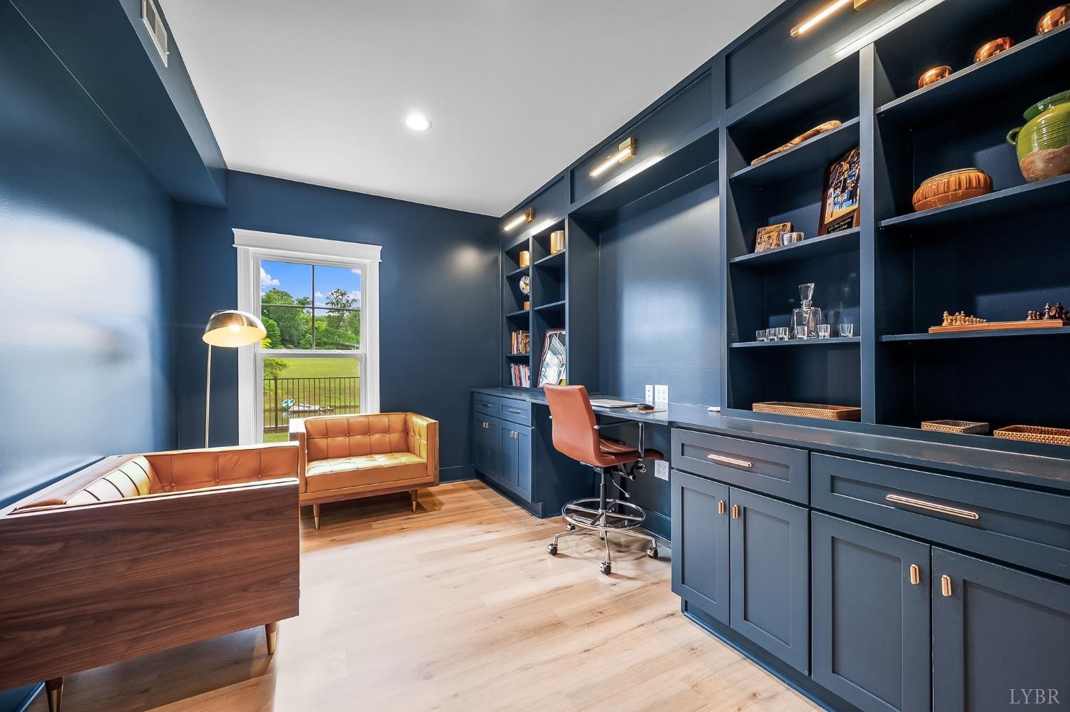 1836 Lake Manor Drive