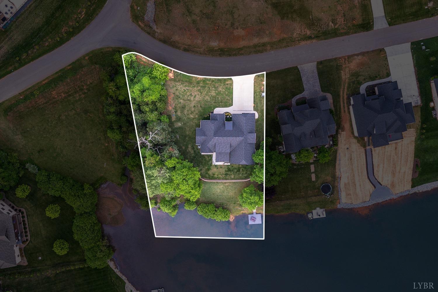 1836 Lake Manor Drive