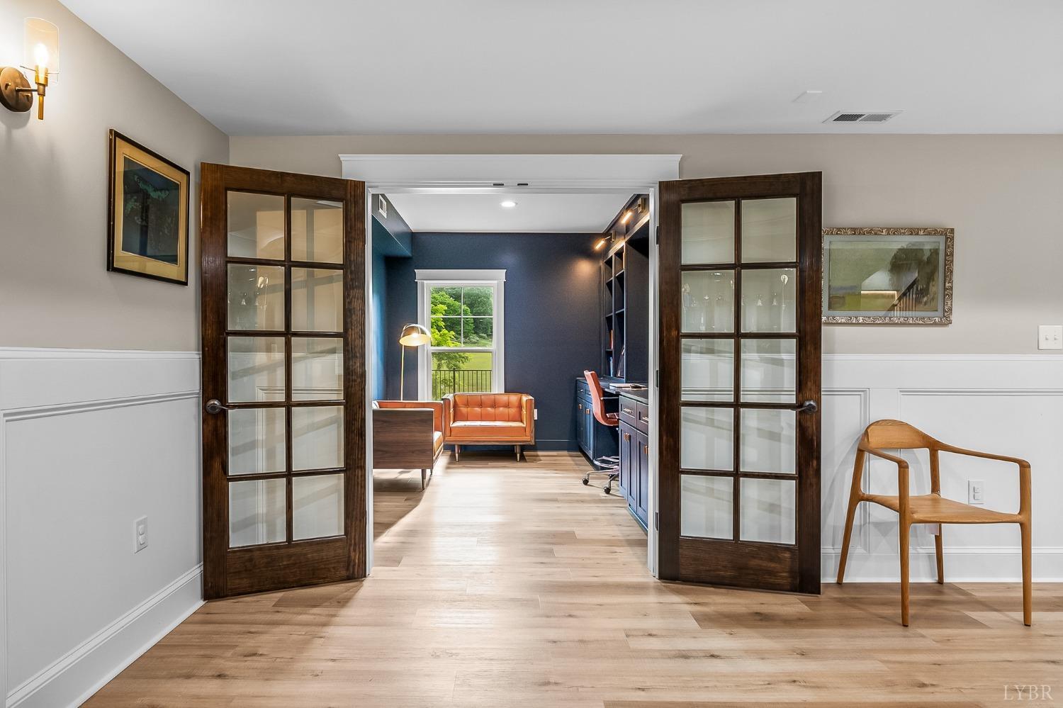 1836 Lake Manor Drive