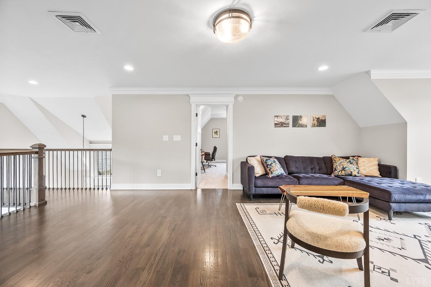 1836 Lake Manor Drive