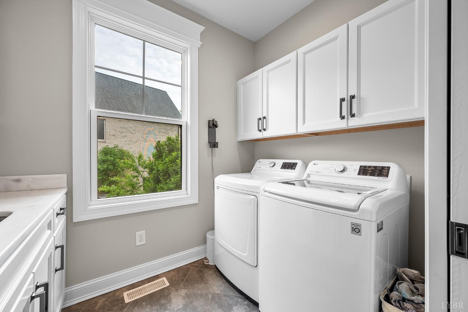 1836 Lake Manor Drive