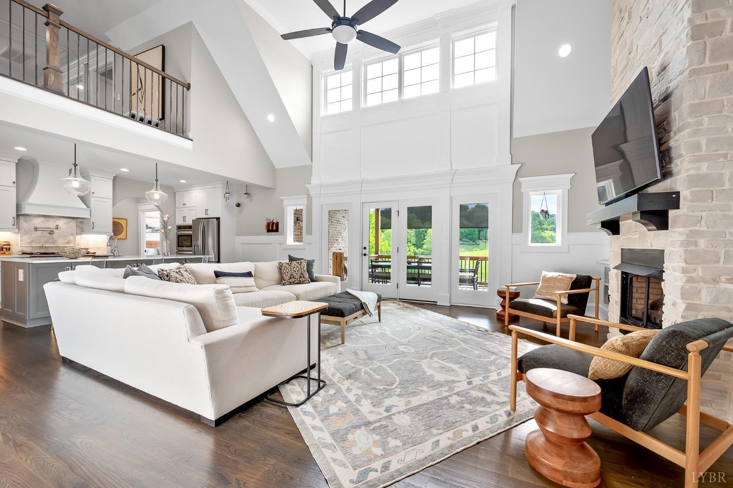 1836 Lake Manor Drive