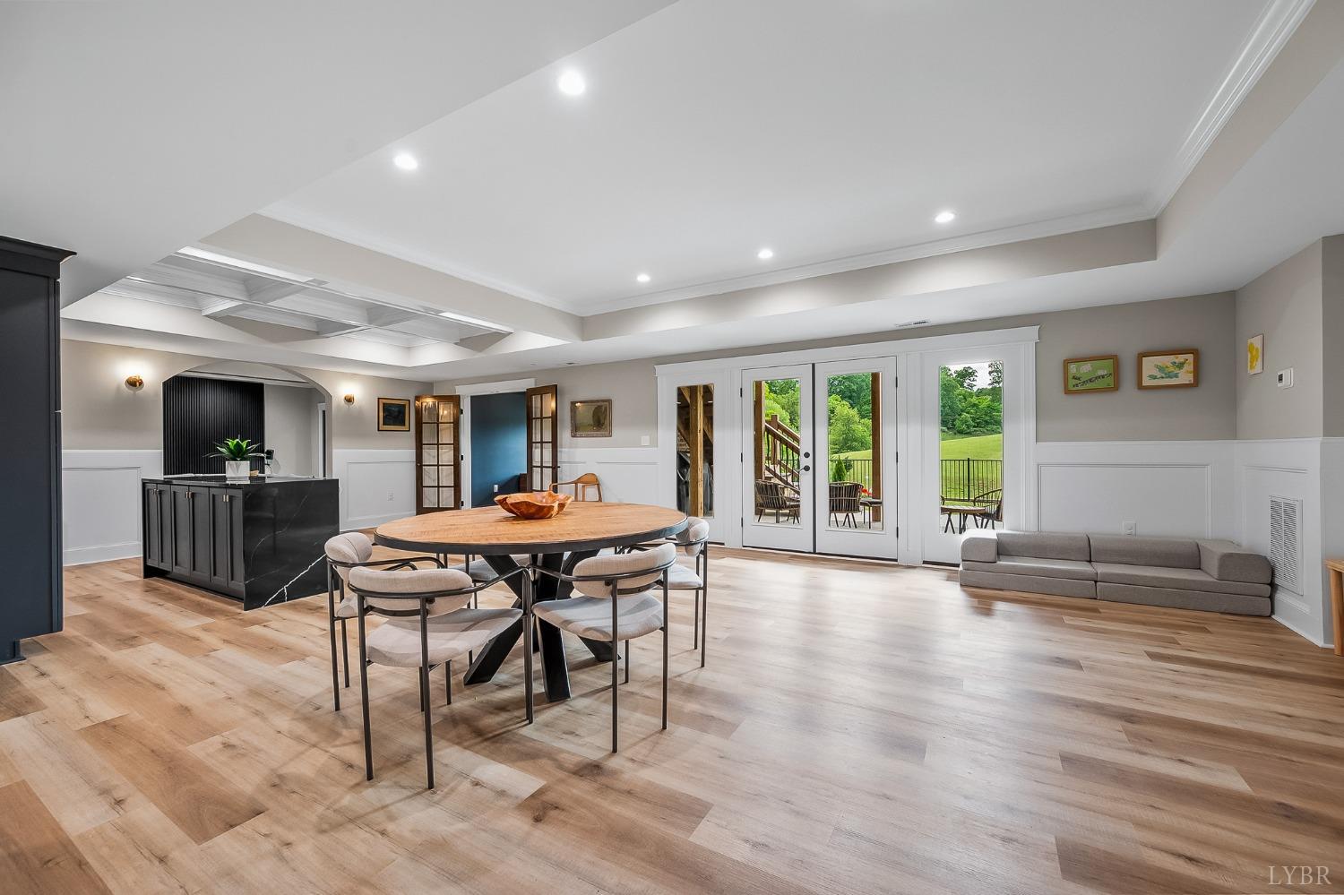 1836 Lake Manor Drive